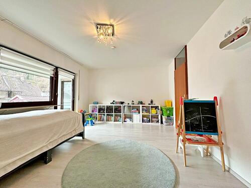 Foto - WOHNTRAUM - Renovierte 3-Z-Wohnung mit EBK und Balkon