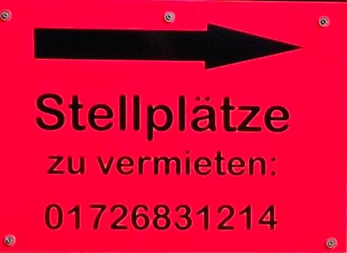 Foto - Parkplatz Stellplatz Pkw LKW Anhänger Wohnmobil Boot.