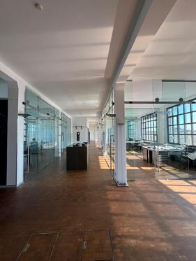 Foto - Moderne Bürofläche in Hamburg im Industrie-Look