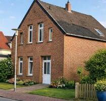 Zweifamilienhaus mit ca. 2600 qm Grundstück im Vahlenhorst 5 - Oldenburg Dobbenviertel Zweifamilienhaus mit ca. 2600 qm Grundstück im Vahlenhorst 5 - Oldenburg Dobbenviertel