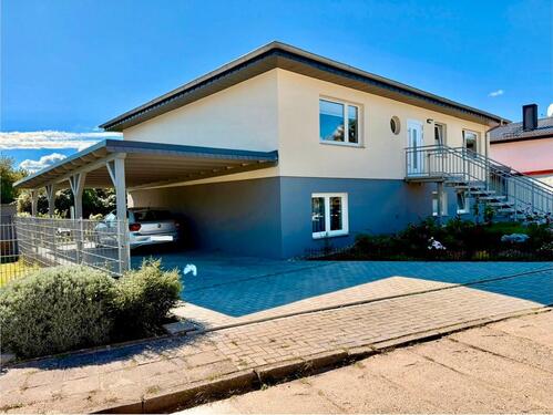 Foto - großes Einfamilienhaus mit 9 Zimmern und 2 Carports in Prenzlau