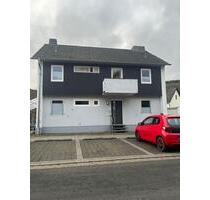 ZFH mit Ausbaupotenzial, großem Garten und Garage am Rursee - Simmerath