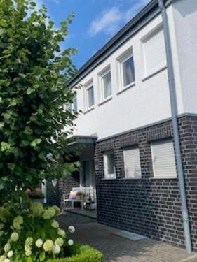 Foto - Wohnung 140 qm zu vermieten - 800,00&nbsp;EUR Kaltmiete, ca.&nbsp; 140,00&nbsp;m&sup2;