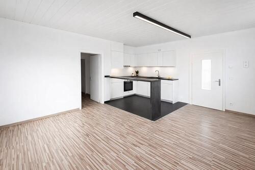 Foto - Wohnhaus mit Einliegerwohnung & Garage