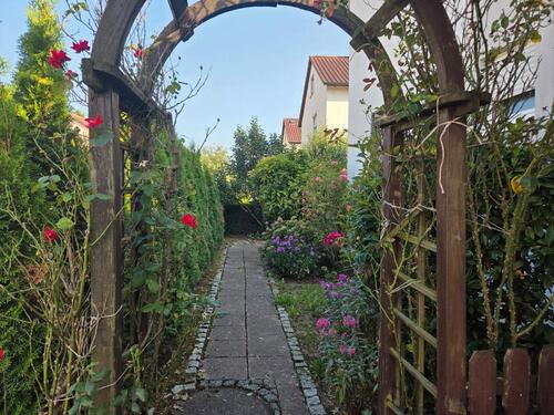 Foto - Charmantes Einfamilienhaus mit Garten und Garage in Weinstadt