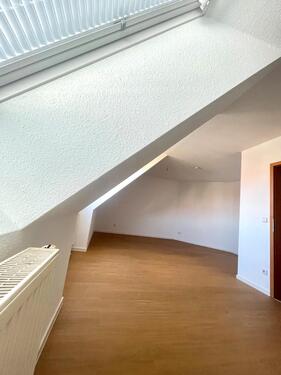 Foto - Helle 1-Zimmer-Wohnung mit Stellplatz (befristet auf 2 Monate)