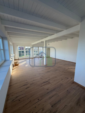 Foto - Moderne Gewerbeeinheit mit Terrasse, Garten & 6 Stellplätzen in B