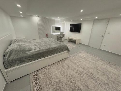 Foto - 16 Zimmer Mehrfamilienhaus, Wohnhaus zum Kaufen in Walpertskirchen