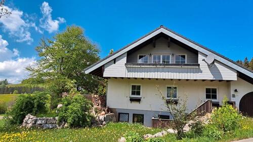 Foto - Großzügiges Zweifamilienhaus Haus