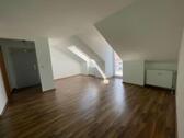 Foto - Helle 4-Zimmer Dachgeschosswohnung in Bindlach, OT Bindlacher Ber