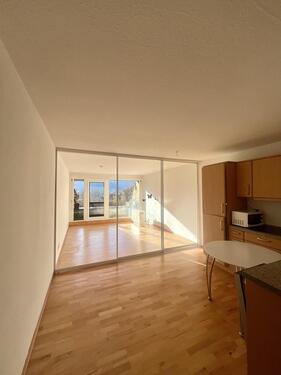 Foto - Stilvolle 1-Zimmer-Wohnung mit Balkon, Aufzug & Stellplatz