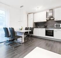 Exklusive, möblierte 2-ZW mit Sonnenbalkon in Frankfurt - Frankfurt am Main Nied