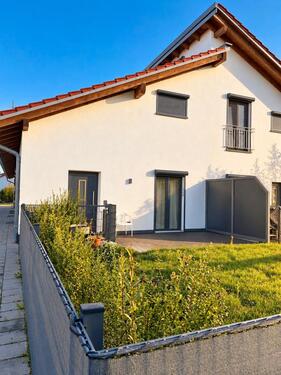 Foto - Großzügige 2-Zimmer-Erdgeschosswohnung mit Garten & Garage