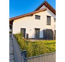 Großzügige 2-Zimmer-Erdgeschosswohnung mit Garten & Garage - Neumarkt-Sankt Veit