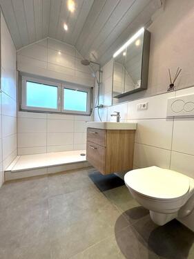 Foto - Neues Bad & ruhige Lage - 3,5-Zimmer-Maisonette mit Balkon & Garage