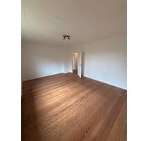 Frisch renovierte 3- ZKB Wohnung mit Gartennutzung - WG geeignet - Neunkirchen Heinitz