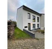 3-Zimmer Wohnung mit großem Balkon im 1.OG mit Blick ins Grüne - Bad Hönningen