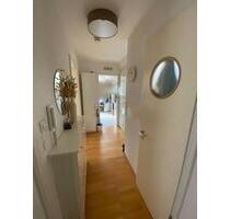 2-Zimmer DG Wohnung mit EBK und Balkon in Untertürkheim - Stuttgart Luginsland