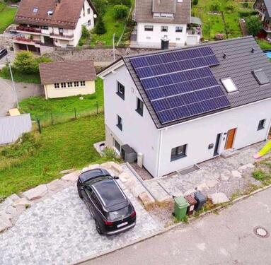 Foto - Großzügiges Haus - 1.700,00 EUR Kaltmiete,