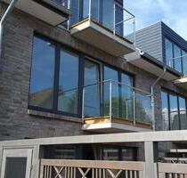 Husum: Attraktive Wohnung neuwertig, hochwertig, einzugsfertig