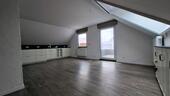 Foto - Moderne und helle 3-Zimmer-Dachgeschosswohnung mit großem Balkon