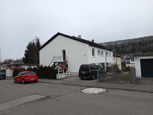 Foto - Zweifamielienhaus mit Einliegerwohnung