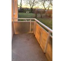 4-Zimmer-Wohnung mit Balkon im Erdgeschoss! - Bad Dürrenberg