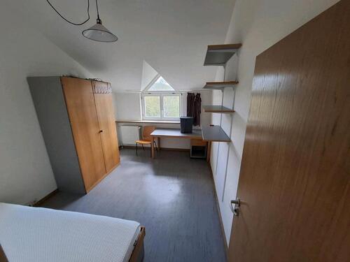 Foto - 1 Zimmer Dachgeschoßwohnung zur Miete in Homburg