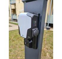 Moderner E-Stellplatz mit Ladesäule - Chemnitz Bernsdorf