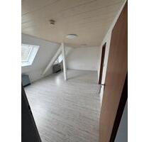 Helle Dachgeschosswohnung - 510,00 EUR Kaltmiete, ca.  74,00 m² in Gelsenkirchen (PLZ: 45894) Buer