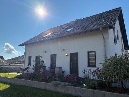 Foto - Doppelhaushälfte zu vermieten - 1.450,00 EUR Kaltmiete, ca.  112,00 m²