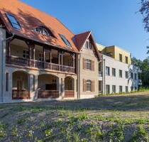 Schicke Dachgeschoßwohnung - toller Schnitt - Aufzug - Terrasse - Marmorbad - Eichedielen - Oberbarnim