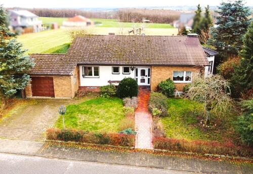Foto - Gepflegter Bungalow mit Südgarten und Weitblick + Ausbaupotenzial