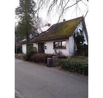 Grundstück mit sanierungsbedürtigen Gebäuden Jung kauft Alt - Hamburg Harburg