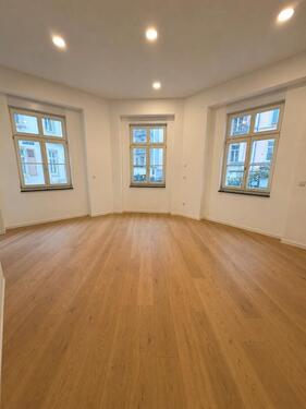 Foto - Kernsanierte 3-Zimmer-Wohnung im Denkmalobjekt – hochwertiges Woh