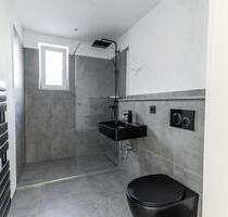 Traumhafte Villa-Wohnung mit, Wintergarten & 800 m² Garten - Krefeld Benrad
