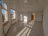 Foto - Durchstarten in Thalheim mit Praxis Büro Studio Kanzlei Laden