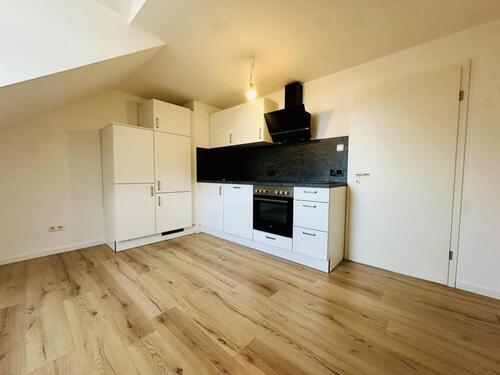 Foto - ZENTRAL UND HELL - 2,5-Zimmer Dachgeschosswohnung mit Einbauküche in Peiting