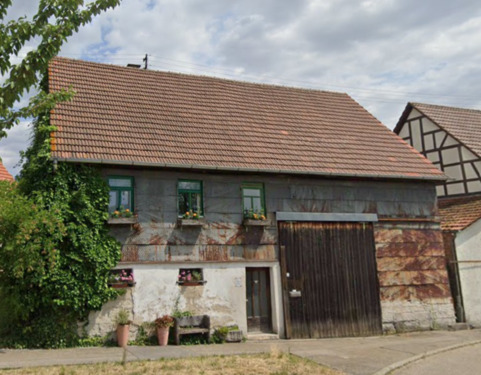 Foto - Haus mit Scheune zur Sanierung in Sachsenheim-Hohenhaslach