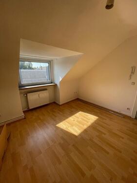Foto - 1 Zimmer Dachgeschoßwohnung zur Miete in Mönchengladbach