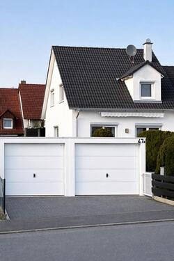 Foto - Doppelhaushälfte inkl. Doppelgarage und Keller zu vermieten