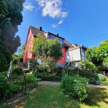 Foto - Geräumiges Einfamilienhaus, toller Garten und Garage
