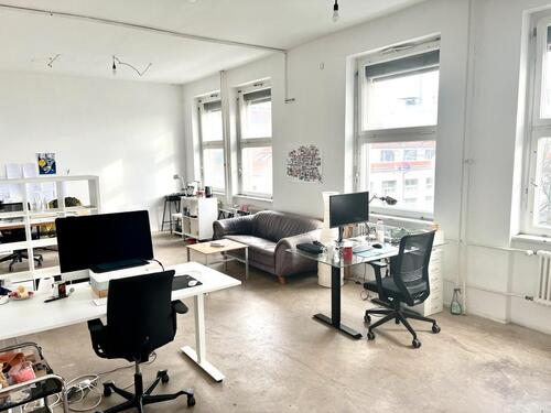 Foto - Arbeitsplatz im hellen Neuköllner Studio – Coworking
