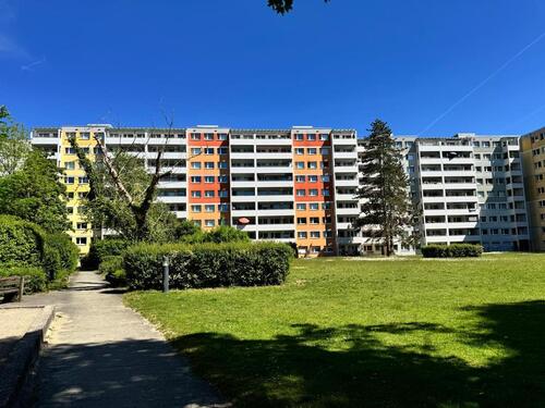 Foto - Kernsanierte 3 Zimmer EG Wohnung mit Terrasse in München Perlach