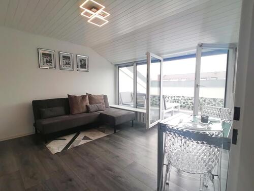 Foto - Sanierte 2-Zimmer Whg mit Dachterrasse, EBK u Möbliert - ab 15.09
