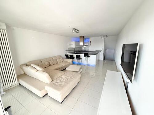 Foto - Stilvolle 2-Zimmer-Wohnung im Splitlevel-Stil – möbliert - mit Einbauküche