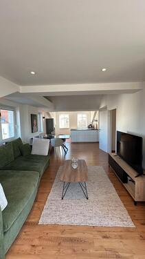 Foto - Exklusive voll möblierte 2-Zimmer-Dachgeschosswohnung mit Balkon