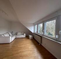 Attraktive 2 Zimmer DG Wohnung inkl. Küche am Bunten Garten - Mönchengladbach