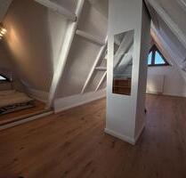 Dachgeschoss Wohnung Zimmer Frauen WG Mädels WG - Hamburg Wandsbek