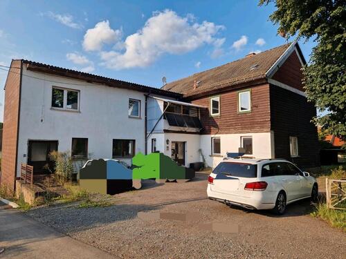 Foto - sanierungsbed. Haus, 3 WE u. Gewerbefläche